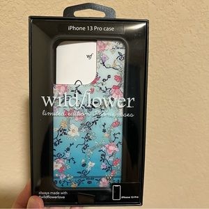 Wildflower Case IPhone 13 Gallery Girlie Blue